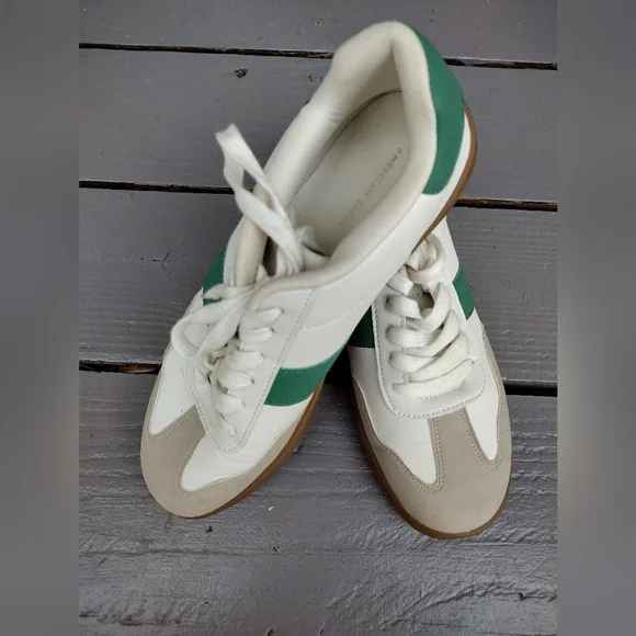 American Eagle White and Green Sneakers - Picture 2 of 3